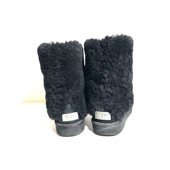 Ugg Women's EUC Black Suede Patten Fixed Shearling Cuff Boots Size 9 - Picture 4 of 5